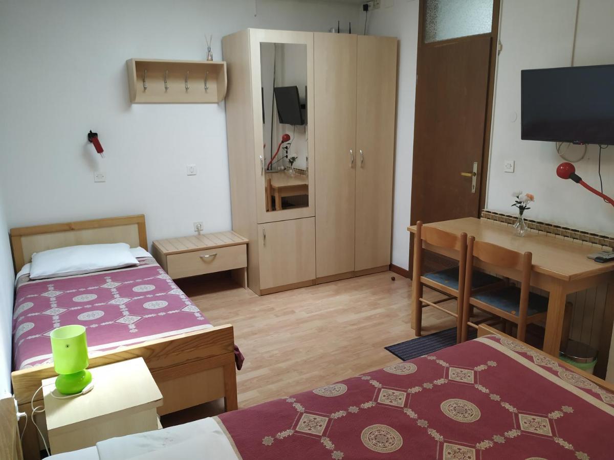Accomodation Pertout Nova Gorica Exterior foto